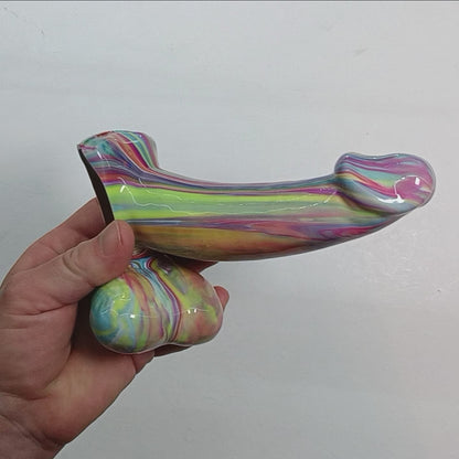 Short video rotating the toy in hand