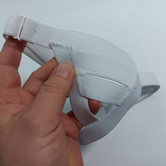 Short video showing the Adjustability of the Slingshot harness thigh straps.  They slide longer and shorter like a bra strap.