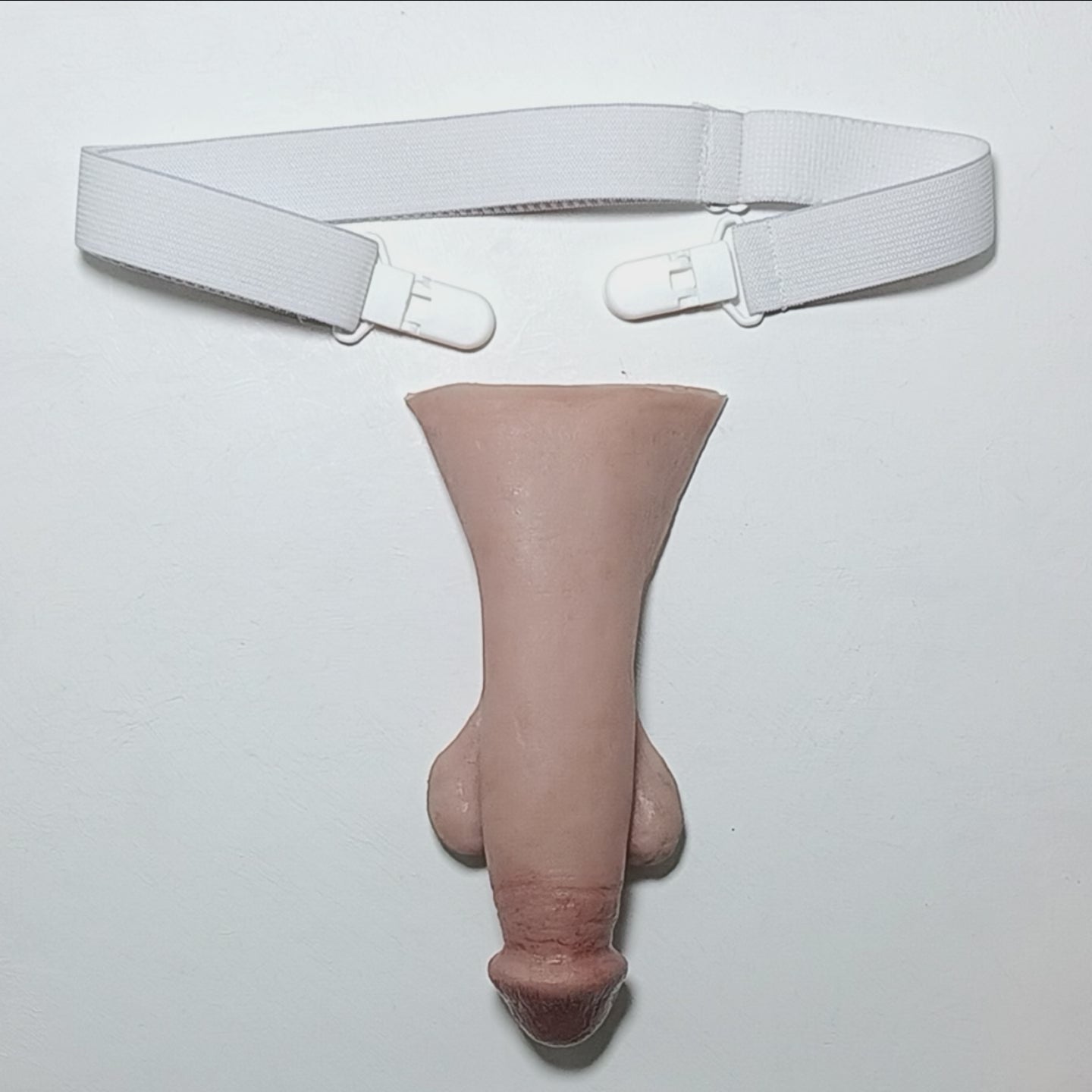 Short video demonstrating the 5 inch Skin with the Clip-In waistband harness.